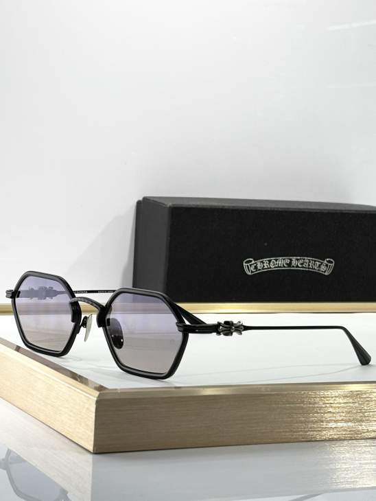Picture of Chrome Hearts Sunglasses _SKUfw75976574fw